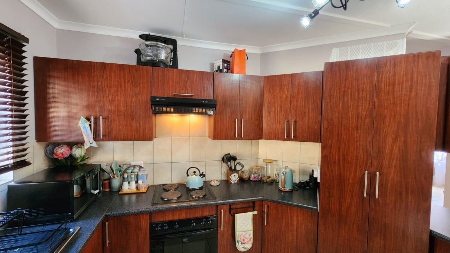 To Let 3 Bedroom Property for Rent in Cashan North West